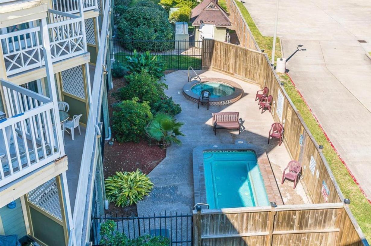 Beach Escape - Top Floor Ocean Views - Heated Pool - Seawall Blvd 갤버스턴 외부 사진