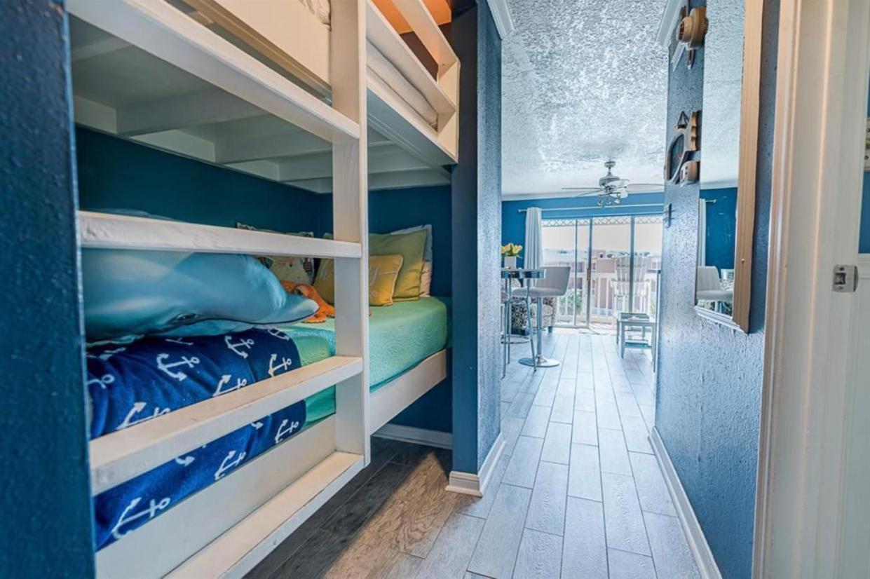 Beach Escape - Top Floor Ocean Views - Heated Pool - Seawall Blvd 갤버스턴 외부 사진